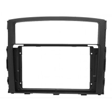 Переходная рамка для штатной автомагнитолы MITSUBISHI Pajero 2006-18 9"(BLACK)